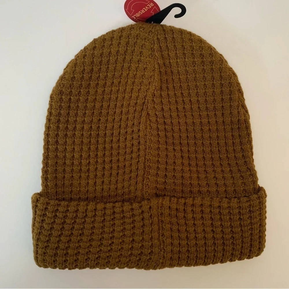 NWT. LEVI’S Men’s Two-in-One Reversible Waffle Knit Beanie